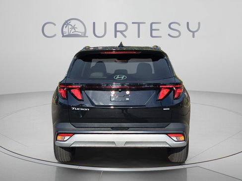 Certified 2025 Hyundai Tucson SEL AWD/4WD image 3