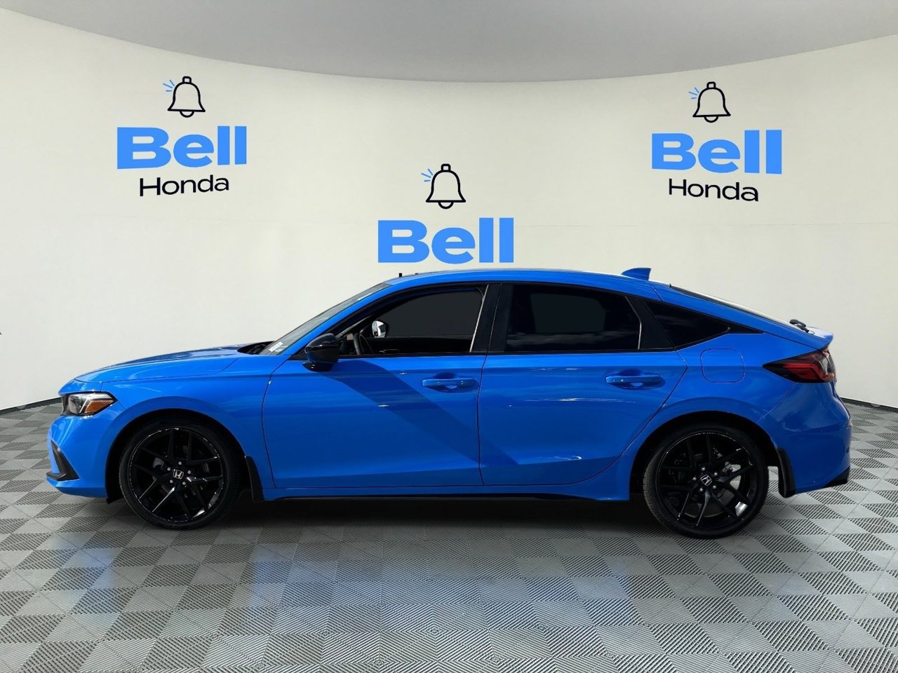 Used 2024 Honda Civic Sport image 2