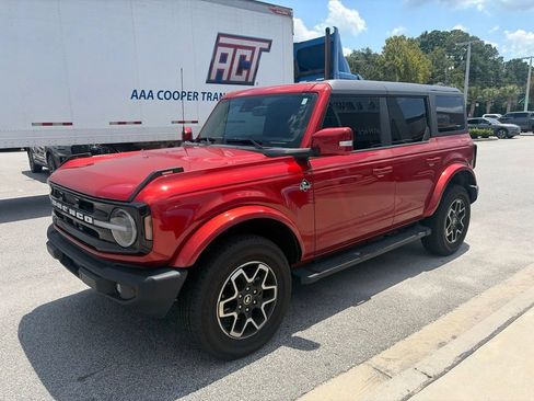 Used 2024 Ford Bronco Outer Banks AWD/4WD image 2