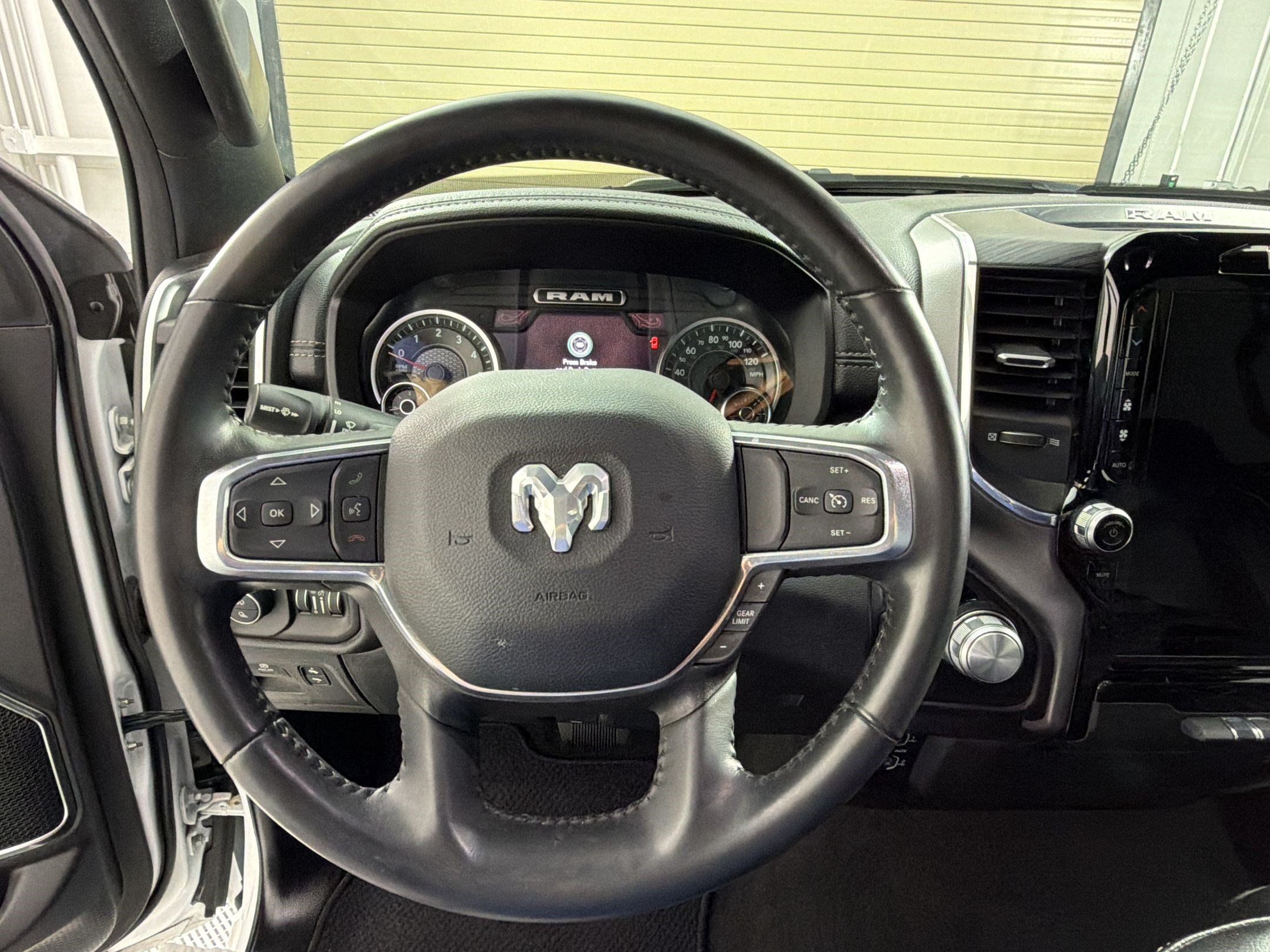 Used 2024 RAM 1500 Laramie AWD/4WD image 11