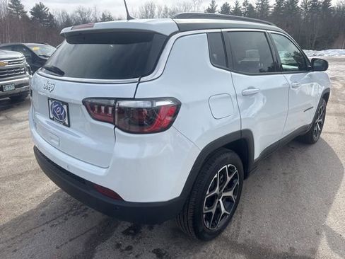 Used 2025 Jeep Compass Limited image 6