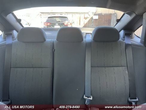 Used 2010 Ford Focus SE FWD image 24