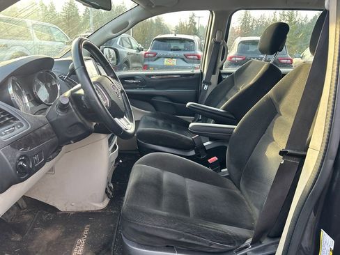 Used 2016 Dodge Grand Caravan American Value Package w/ UConnect Hands-Free Group image 5