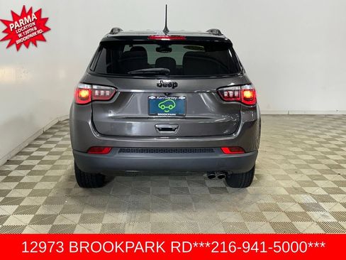 Used 2019 Jeep Compass Latitude FWD image 5