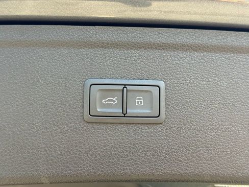 Used 2023 Audi Q5 2.0T Premium Plus AWD/4WD image 24