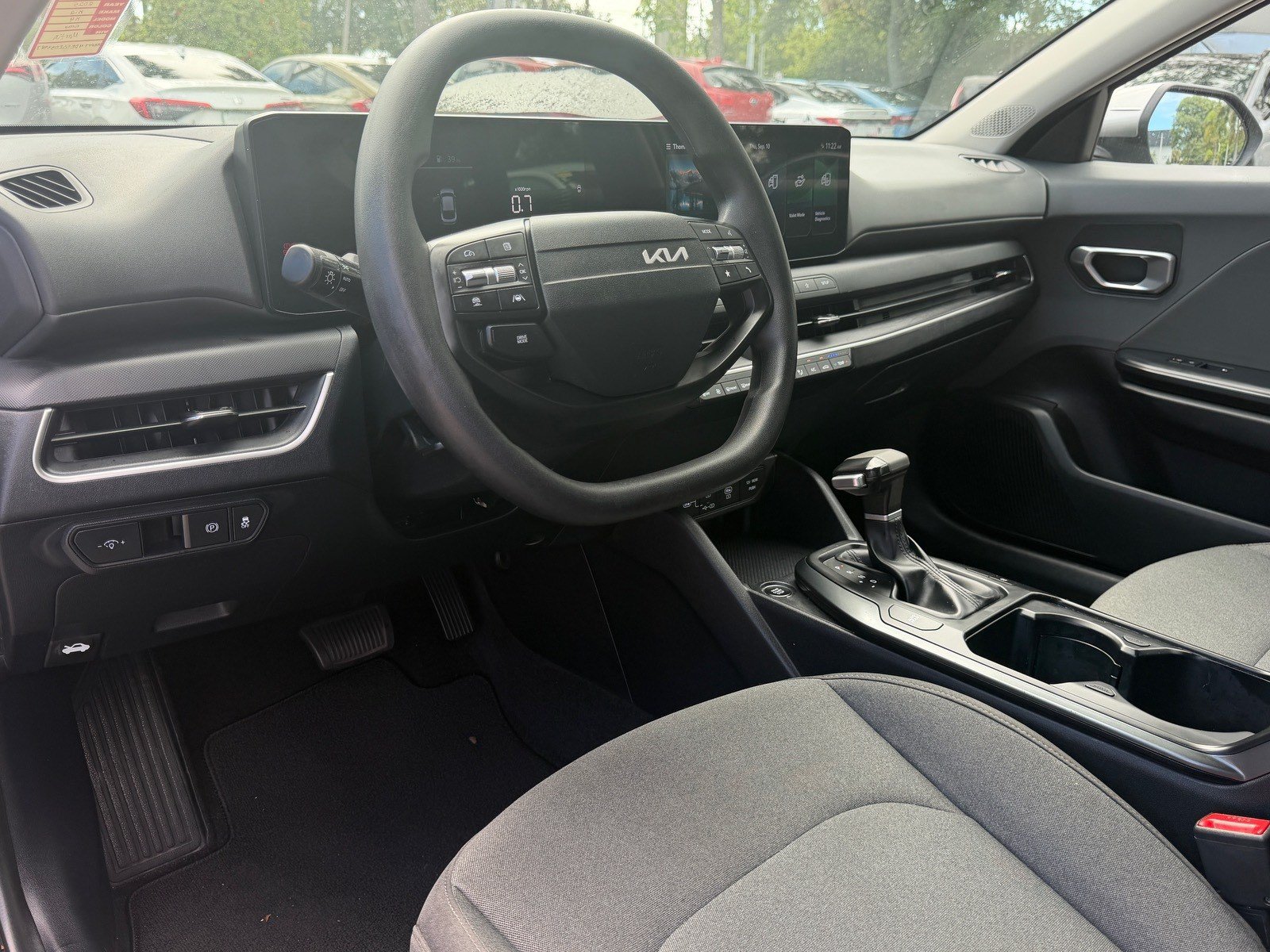 Used 2025 Kia K4 FWD image 23