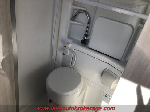 Used 2020 Mercedes-Benz Sprinter 2500 image 28