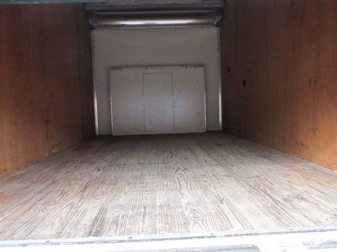 Used 2016 Ford E-350 and Econoline 350 Super Duty RWD image 5