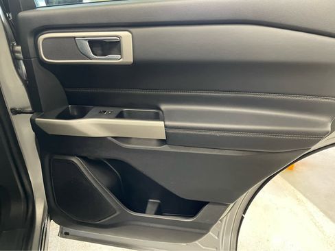 Used 2020 Ford Explorer XLT w/ Equipment Group 202A image 35