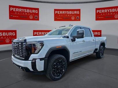 New 2026 GMC Sierra 2500 Denali Ultimate w/ LPO, Black Badging Package