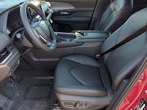 Certified 2026 Toyota Grand Highlander XLE image 13