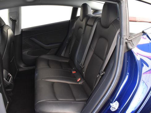 Used 2018 Tesla Model 3 Long Range image 22