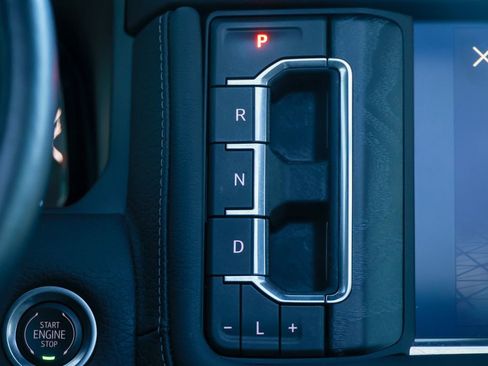 Used 2024 GMC Yukon XL Denali w/ Advanced Technology Package image 45