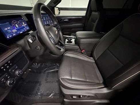 Used 2025 Chevrolet Tahoe Premier AWD/4WD image 24