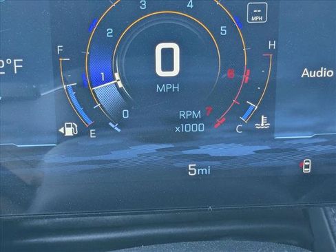 New 2026 Chevrolet Equinox LT w/ Convenience Package II FWD image 11