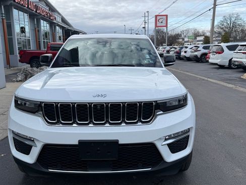 Used 2022 Jeep Grand Cherokee Limited 4xe w/ Luxury Tech Group II image 3