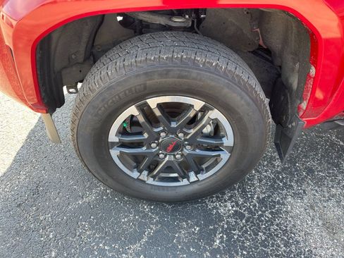 Used 2024 Toyota Tacoma TRD Sport image 9