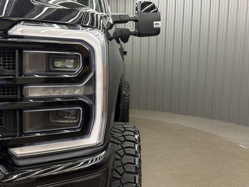 Used 2026 Ford F350 Platinum w/ FX4 Off-Road Package AWD/4WD image 13