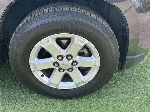 Used 2016 GMC Acadia SLE image 46