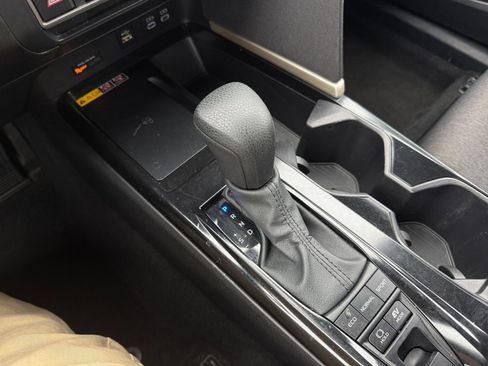 Used 2025 Toyota Camry LE image 41