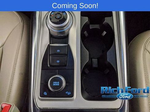 Certified 2022 Ford Explorer XLT w/ Equipment Group 202A image 9