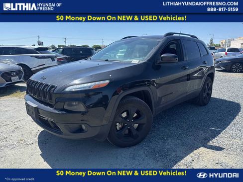 Used 2018 Jeep Cherokee Latitude w/ Altitude Package AWD/4WD image 1