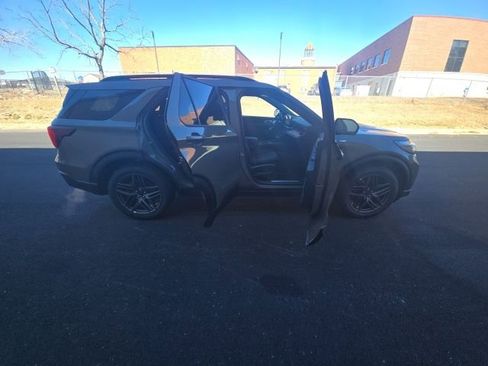 New 2026 Ford Explorer ST-Line w/ ST-Line Street Pack image 13