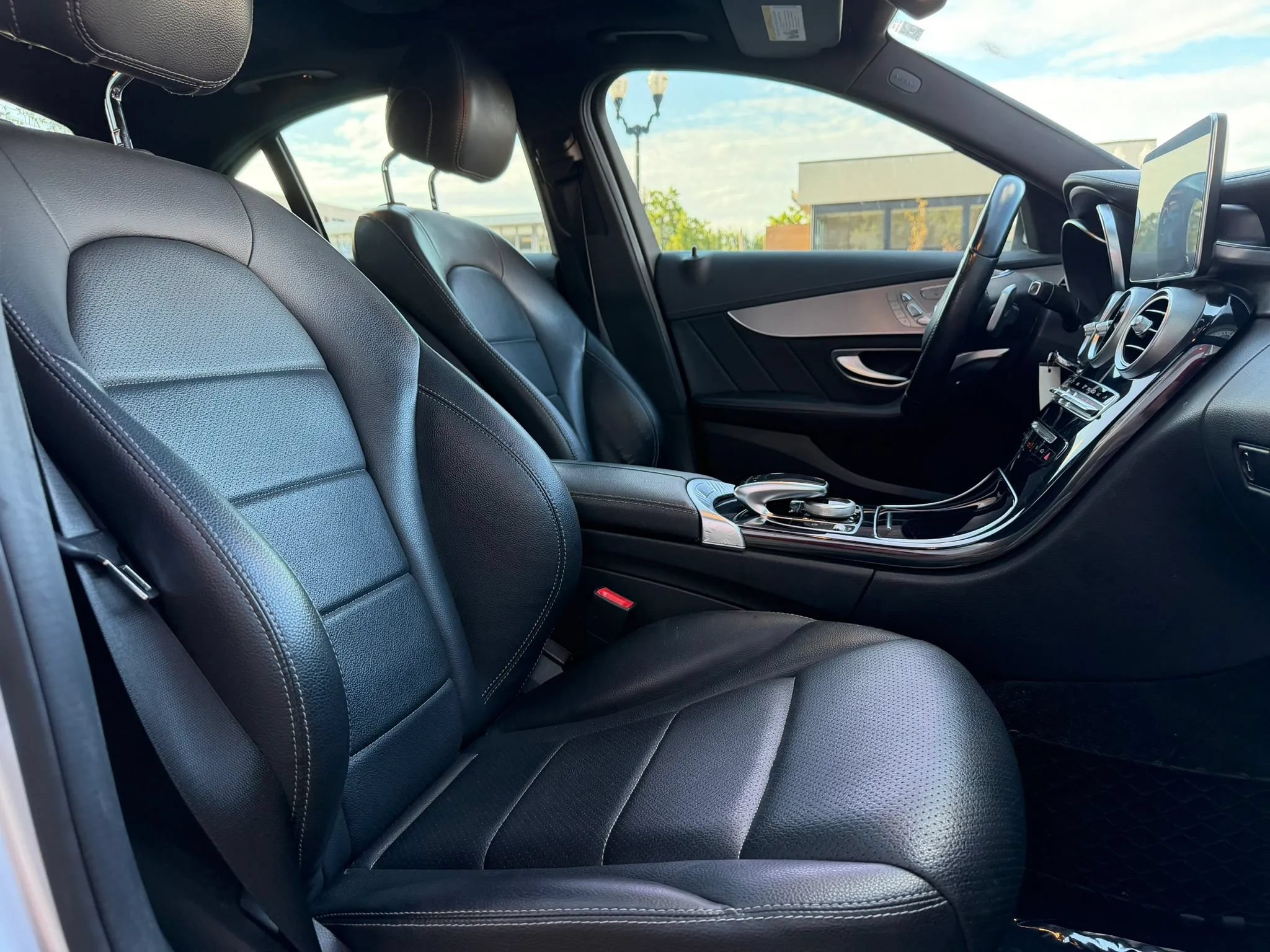 Used 2015 Mercedes-Benz C 300 4MATIC Sedan image 16
