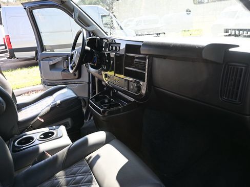 Used 2023 Chevrolet Express 2500 Extended RWD image 19