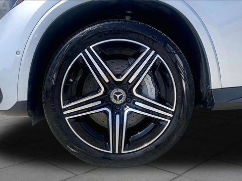 Used 2025 Mercedes-Benz GLC 300 image 10