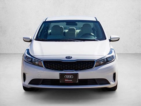 Used 2017 Kia Forte LX FWD image 2
