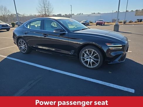Used 2025 Genesis G70 2.5T image 13