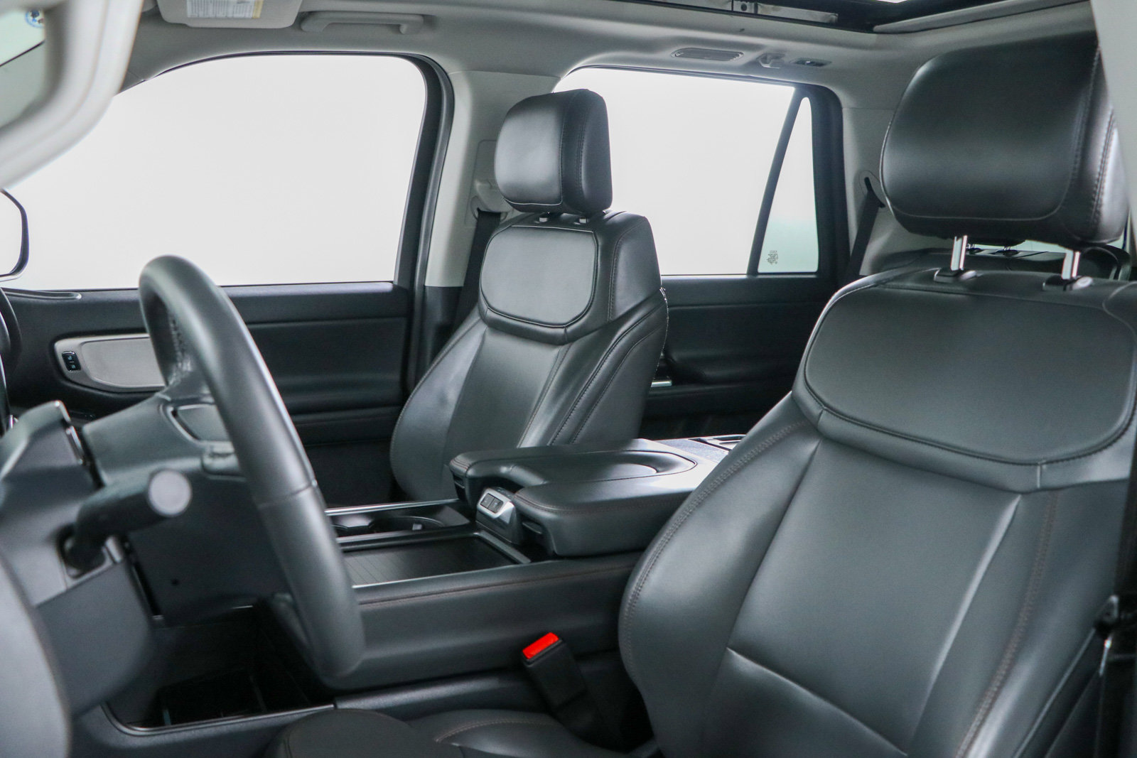 Used 2025 Ford Expedition Active AWD/4WD image 25