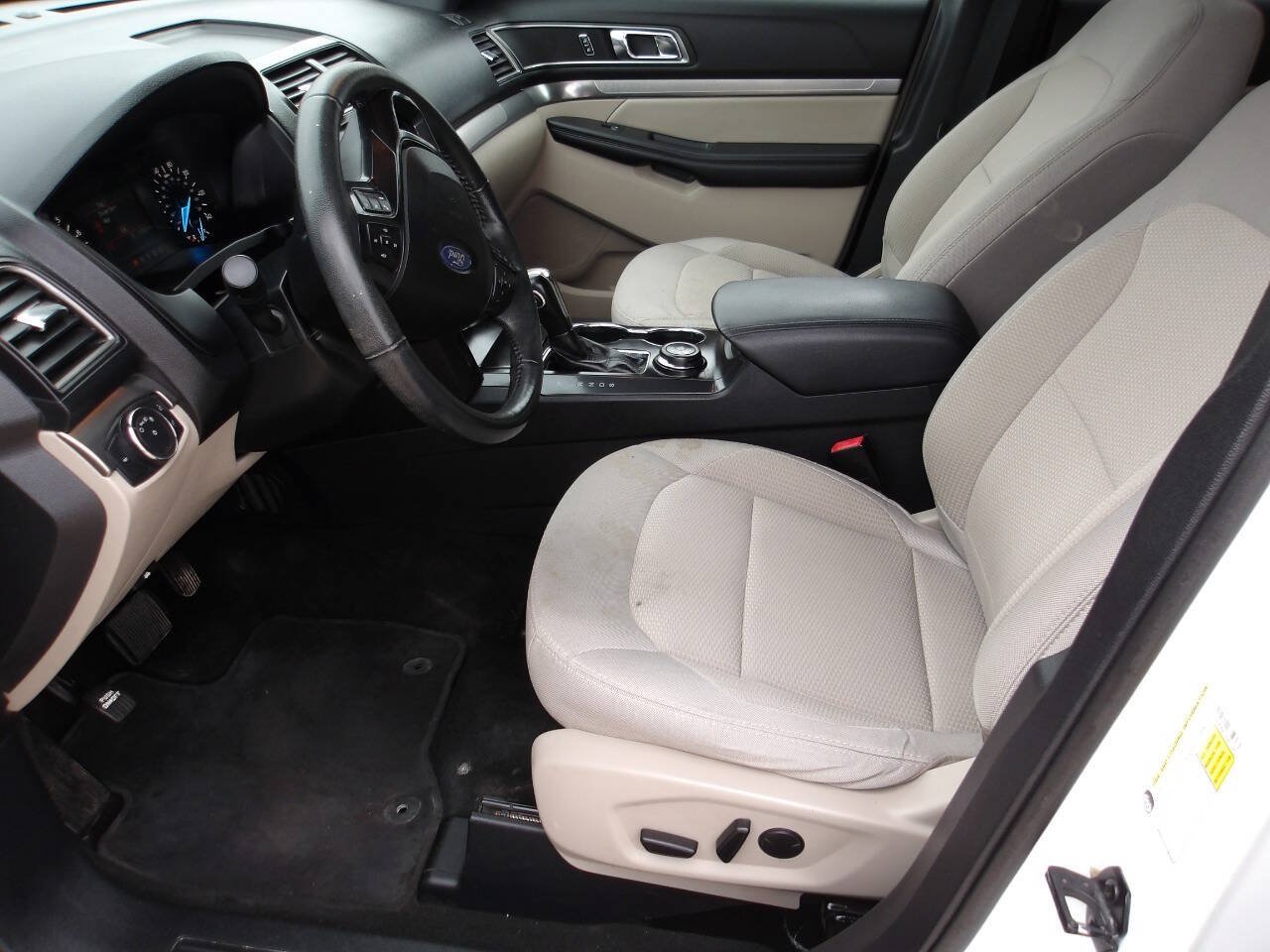 Used 2019 Ford Explorer XLT AWD/4WD image 5