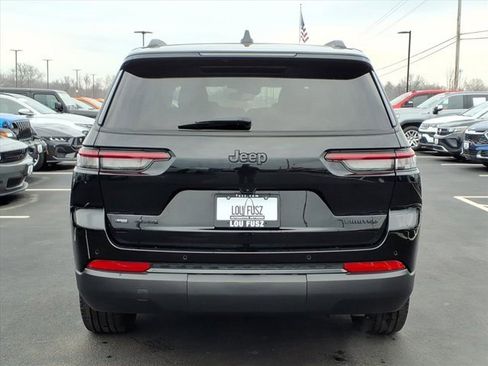 Used 2023 Jeep Grand Cherokee L Limited w/ Black Appearance Package image 31