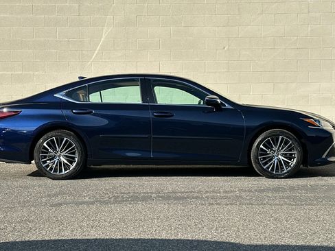 Used 2023 Lexus ES 350 w/ Premium Package image 3