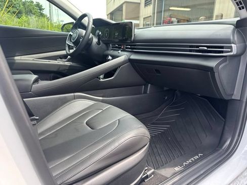 Used 2026 Hyundai Elantra Limited FWD image 14