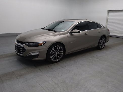 Used 2022 Chevrolet Malibu LT FWD image 2