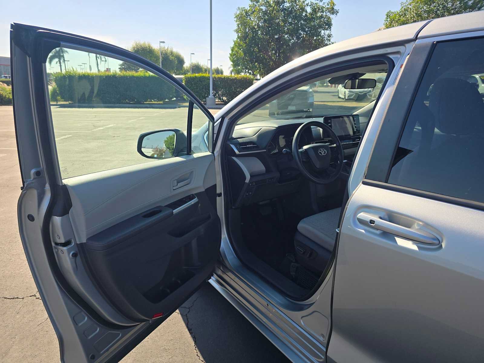 Certified 2022 Toyota Sienna LE FWD image 21