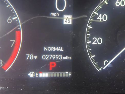 Used 2025 Honda Pilot Touring image 7