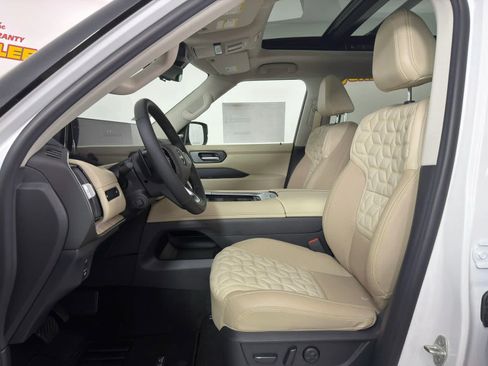 New 2026 Nissan Armada Platinum image 14