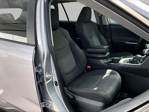 Used 2022 Toyota RAV4 XLE w/ Convenience Package AWD/4WD image 9