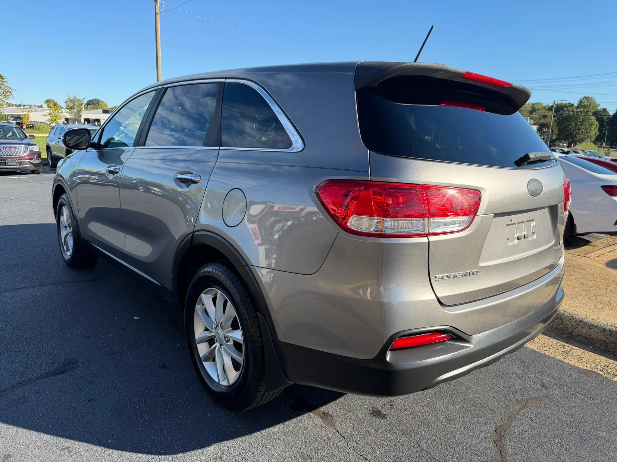 Used 2016 Kia Sorento L FWD image 5