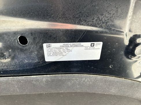 Used 2021 GMC Acadia SLE w/ Driver Convenience Package FWD image 23