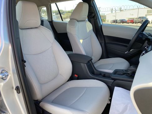 Certified 2026 Toyota Corolla Cross L image 28