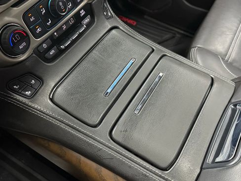 Used 2019 GMC Yukon XL Denali w/ Denali Ultimate Package image 30