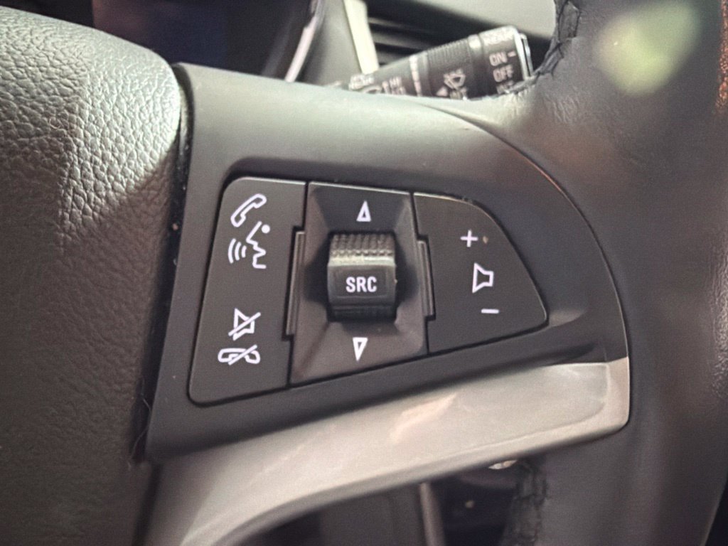 Used 2019 Chevrolet Trax LT w/ LT Convenience Package FWD image 31