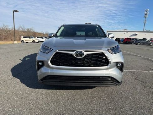 Used 2023 Toyota Highlander L image 3