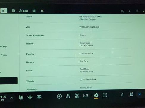 Used 2024 Rivian R1S Adventure image 44