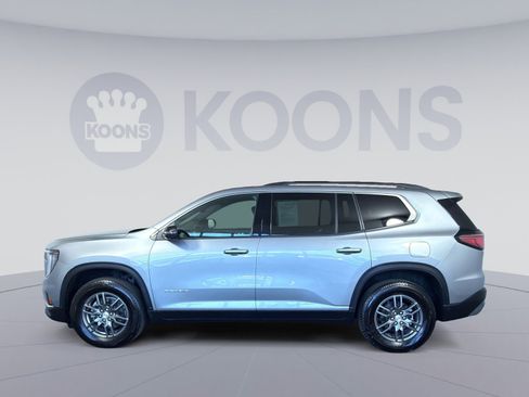 Used 2025 GMC Acadia Elevation image 2